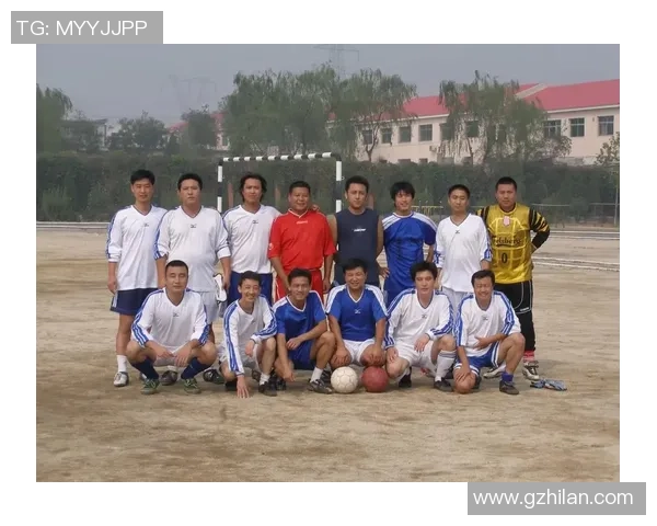 从青涩少年到足球巨星他们如何通过刻苦训练打磨基本功