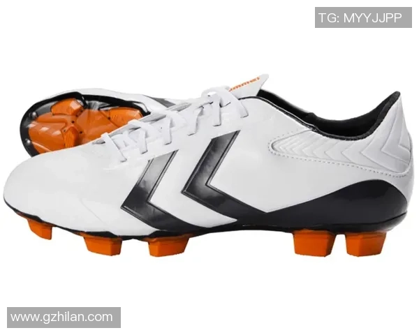 穿着毒蜂耐克足球鞋的球星：篡手篡脚的优雅之道